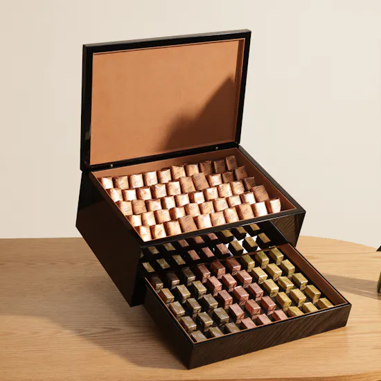 Levo Black Piano Chocolate Box | Tender Blush Flowers