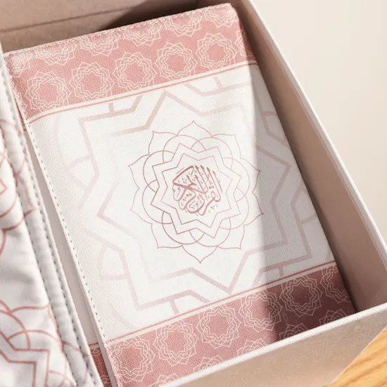 Floward Prayer Mat and Quran Set