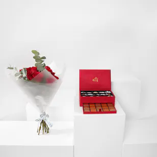 Godiva Small Royal Chocolate Box | 12 Red Roses
