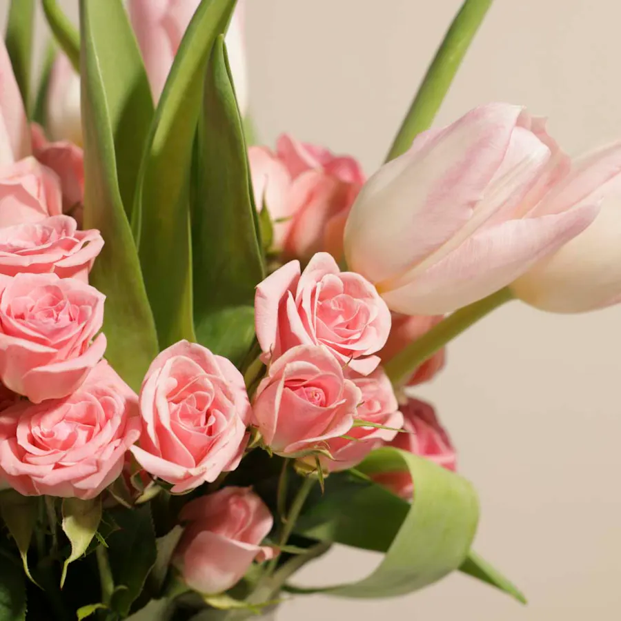 Tulip & Roses | Glass Vase 2