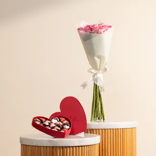  Fleur Red Heart Chocolate Box | Charming Flowers Bouquet 