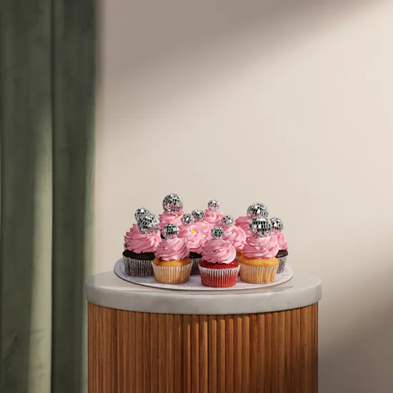 December Cake Cheerful Cupcakes