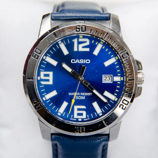 Casio Blue Leather men’s Watch with 12 Red Roses