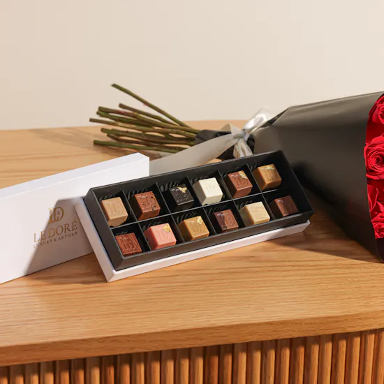 Le Doré Small Chocolate Gift Box | Classical Red Roses Bouquet