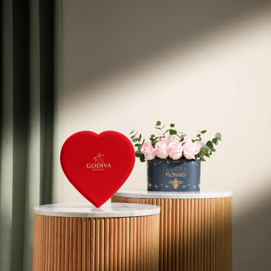 Godiva Red Velvet Heart Chocolates Gift Box | Smooth Melody Flower Box