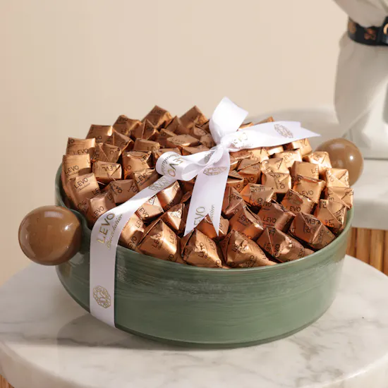 Levo Crepe Dentelle Chocolate Green Tray | Golden Joy Flower Bouquet
