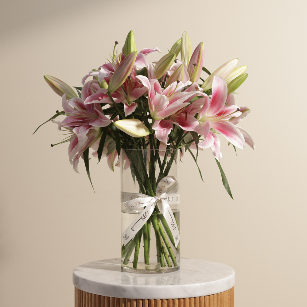 Charming Pinky Lily Vase | 12 Flowers