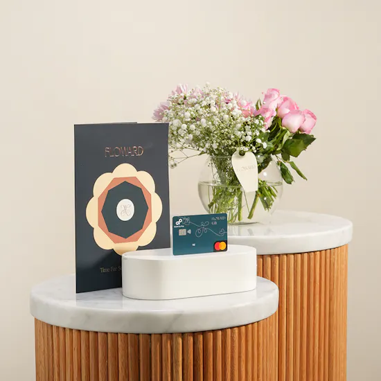 Floward Card 50 USD | Daydream Garden Flower Vase