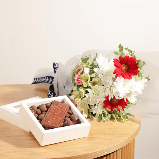 Ghazl Happy Birthday Mini Chocolate Box | Magic Blooms