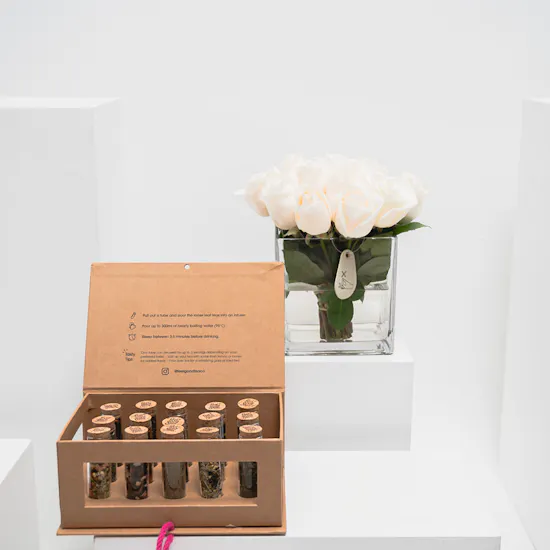 Feel Good Tea Original Discovery Box | White Roses Vase