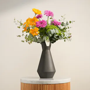 Gerbera Delight Flower Vase Gerbera Delight Flower Vase