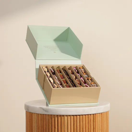 Nua Stuffed Dates Signature Arabesque Box