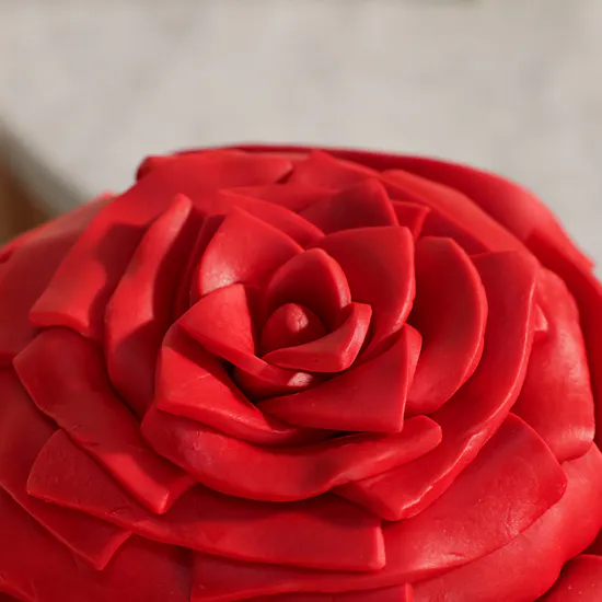 Cle Bakery Scarlet Bloom Cake | Classical Red Roses Bouquet
