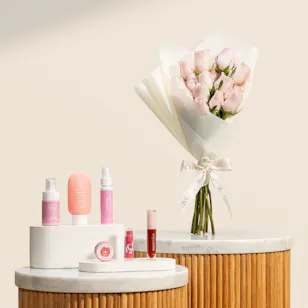 Essentiāls Autumn Everyday Pouch | Delicate Rose Bouquet