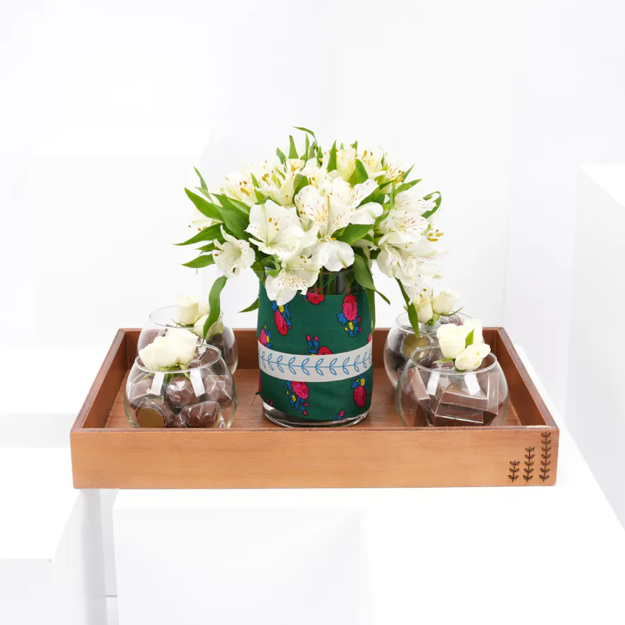 Floward Chocolates | White Blooms 4