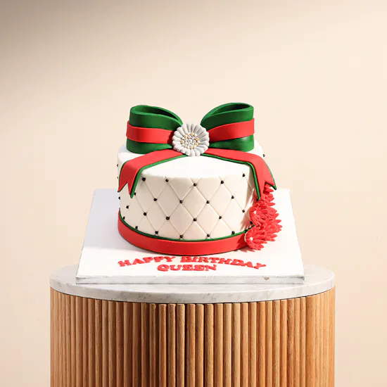 Floward Happy Birthday Queen Cake
