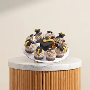 Floward Graduation Chocolate Cupcakes