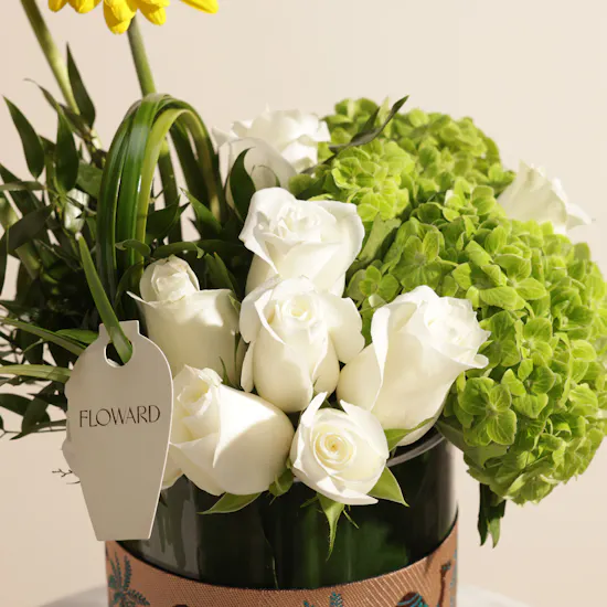 Sunlit Legacy Sadu Flowers Vase