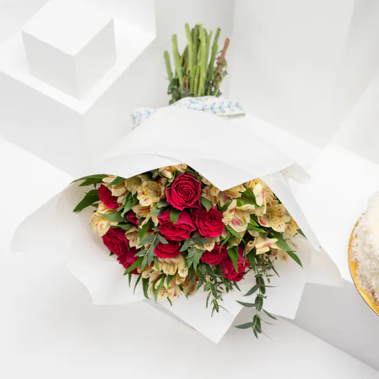 Sucre De Nada Cake | Quiet Beauty Flowers