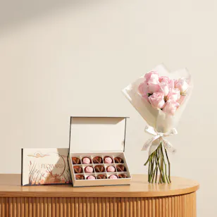 Floward Tender Heart Small Chocolate Box | Gentle Flowers Bouquet