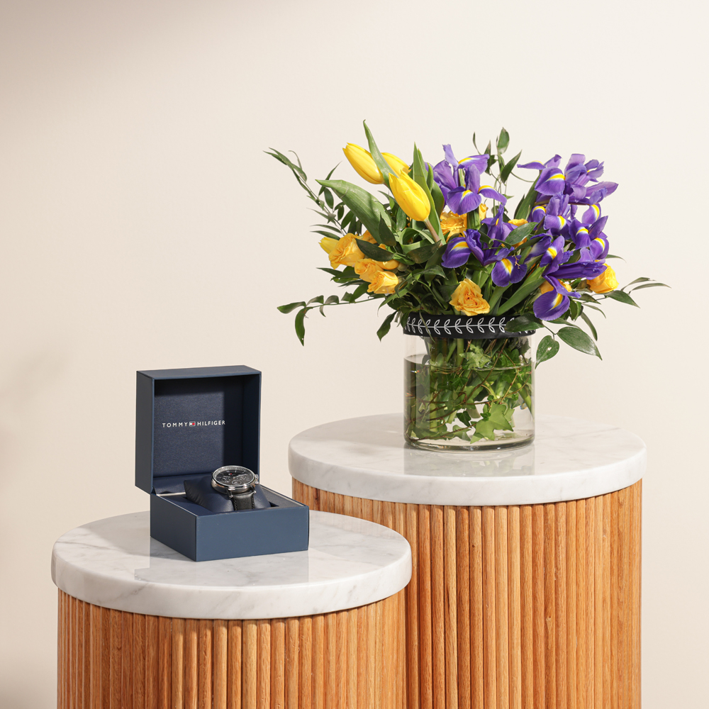 ساعة من تومي هيلفجر الجلدية | مزهرية شروق الشمس