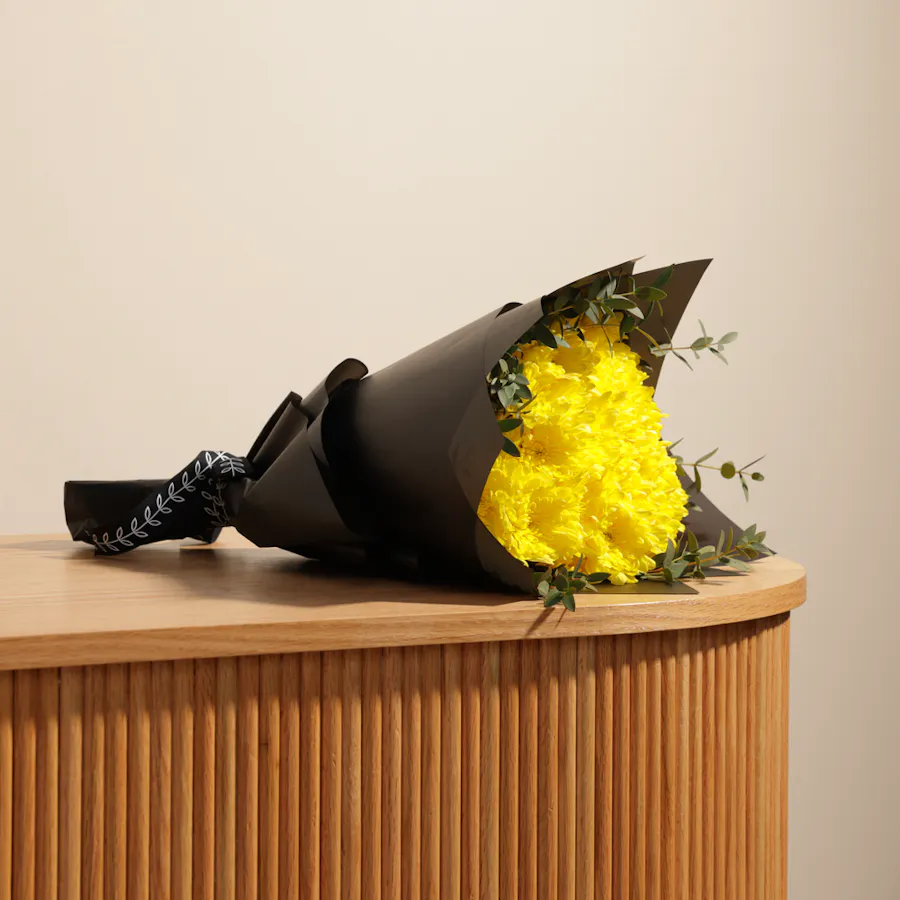 Golden Glow | Black Wrap  1
