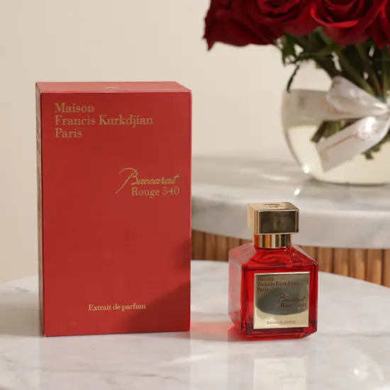 عطر باكارات روج اكسترايت دي برفوم للجنسين من ميزون فرانسيس كوركدجيان | زهور التخرج