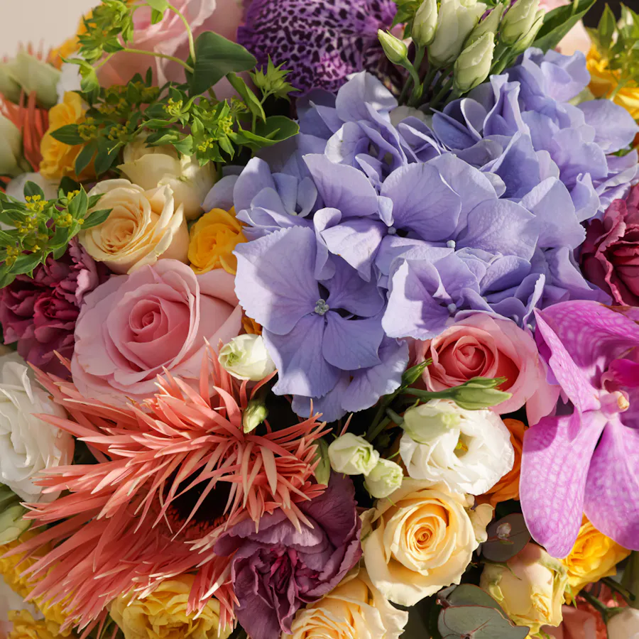 Graceful Arrangement | Flowers Vase 3