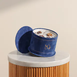 Nor Noyau Round Blue Velvet Medium Chocolate Box Nor Noyau Round Blue Velvet Medium Chocolate Box