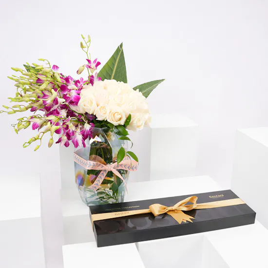Bostani Signature Big Black Box | White Roses