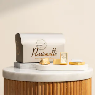 Passionelle Deluxe Chocolate Box