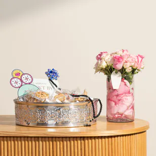 Voila Silver Cloche Mouled Sweet Gift Set | Unique Flowers Voila Silver Cloche Mouled Sweet Gift Set | Unique Flowers
