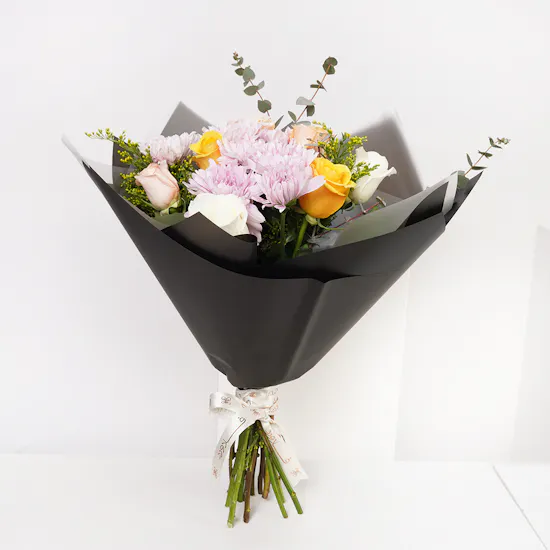 More Chocolate Piatto Di Vetro Tray | Rose Bouquet