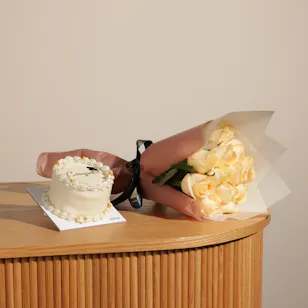 Koko Graduation Bento Cake | Joyful Peach Rose Bouquet