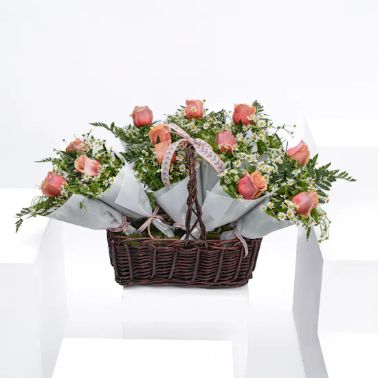 Lovely Flower Favors Basket