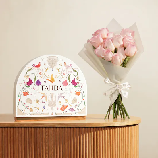 Fahda Sweet Taco Box | Graceful Joy Rose Bouquet