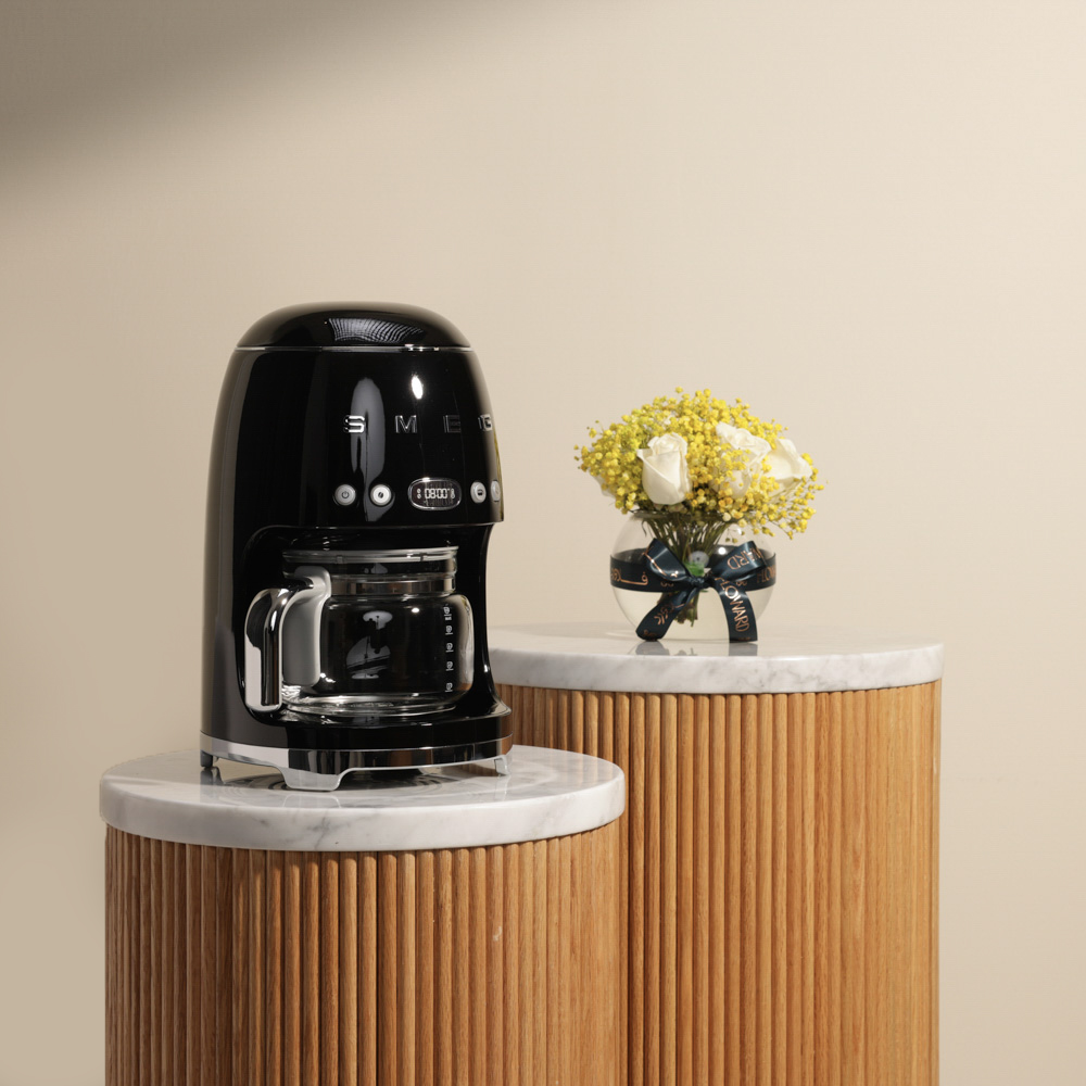 ماكينة تحضير القهوة بالتنقيط بتصميم كلاسيكي من الخمسينيات من سميج | مزهرية زجاجية