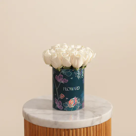 White Wishes Rose Box | 15 Flowers