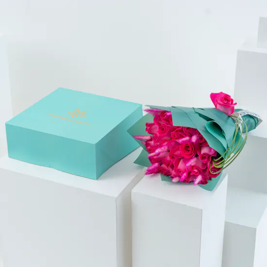 Millesaveurs Cake & Fuchsia Roses