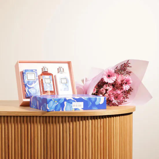 L'Occitane Herbae Iris Pallida Collection | Amazing Bouquet