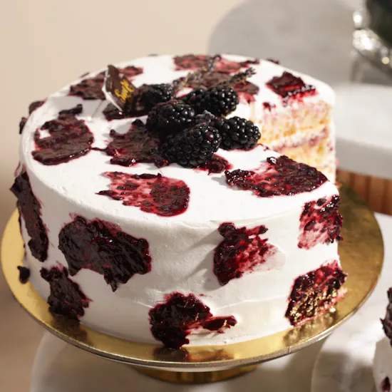 Sucre De Nada Blackberry and Lavender Cake | Flowers Vase
