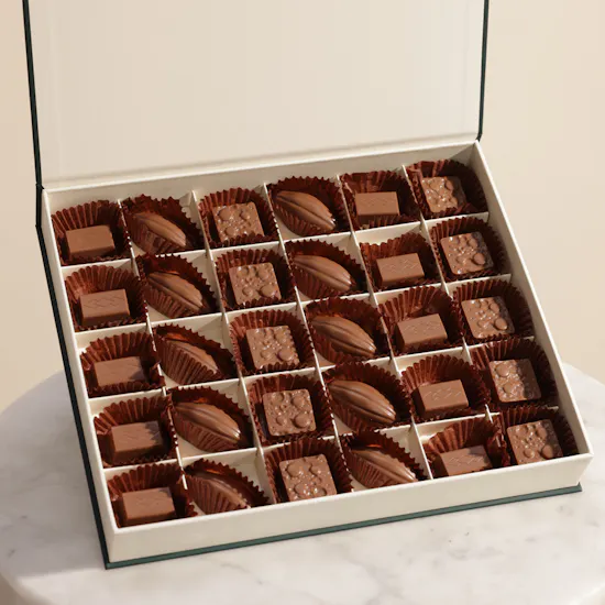 Floward Date Medium Chocolate Box
