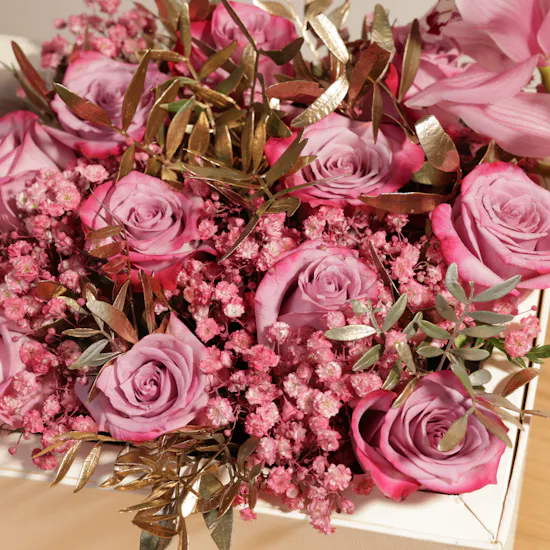 Abucci Chocolate Box | Soft Flowers