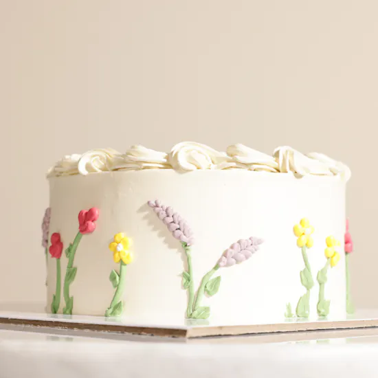 Koko Always on My Mind Elegant Cake | Peach Rose Bouquet