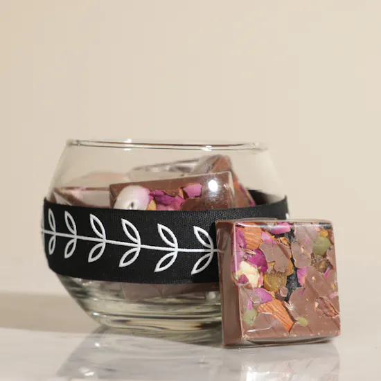 Floward Mixed Chocolate Nuts Vase | 10 Pieces