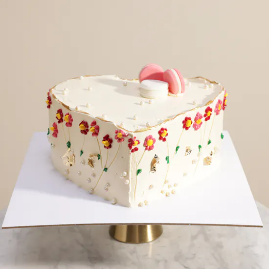 Floward Macrons and Flowers Heart Cake