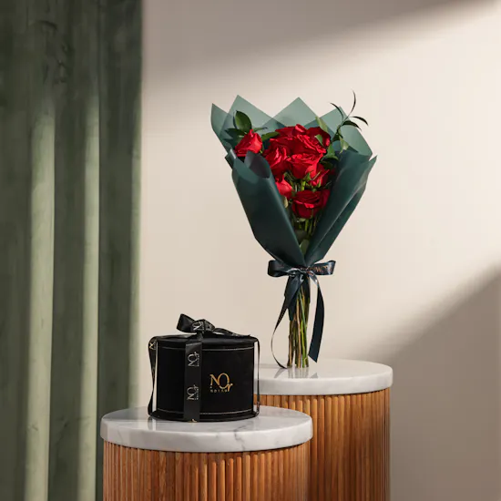 Nor Noyau Medium Black Velvet Chocolates Box | Bloom Royale Flower