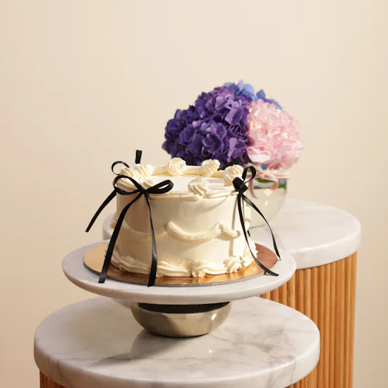 Sweet Atelier Chocolate Cake | Elegance Flowers Vase