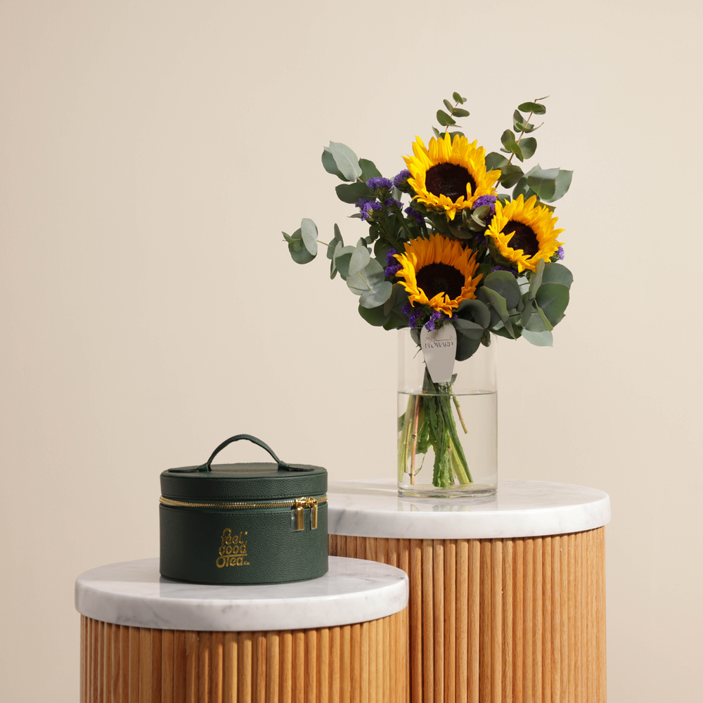 صندوق الشاي الجلد الأخضر من فيل جود تي | فازة زهور الشمس