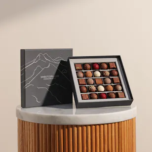 Sweetzerland Black Discovery Box Sweetzerland Black Discovery Box
